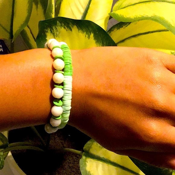 Green preppy themed clay bracelets - Picture 1 of 5